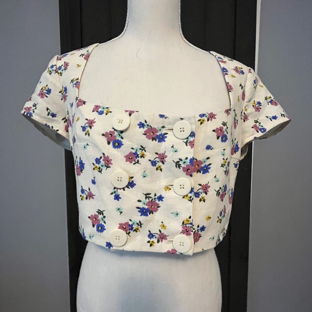 * 2/$10 *  ZARA Crop, Double-Breasted Buttoned Floral Crop Top, Size Med NWT